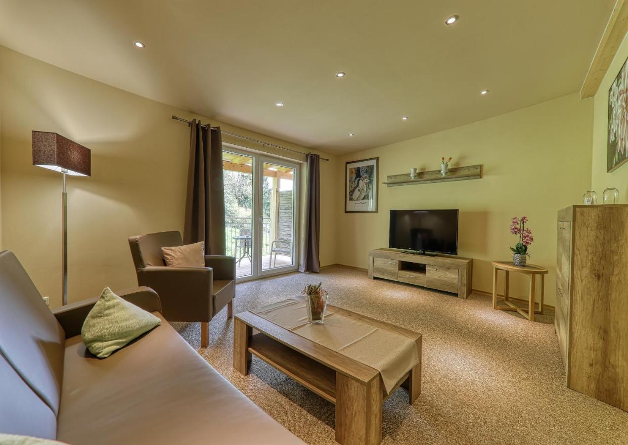 Wellnesshotel Deine Auszeit, Adults Only Achslach Esterno foto