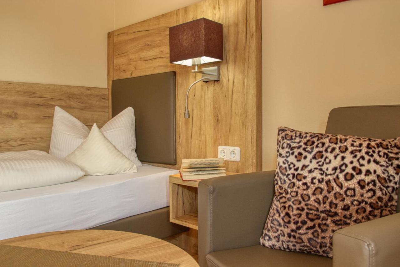Wellnesshotel Deine Auszeit, Adults Only Achslach Esterno foto
