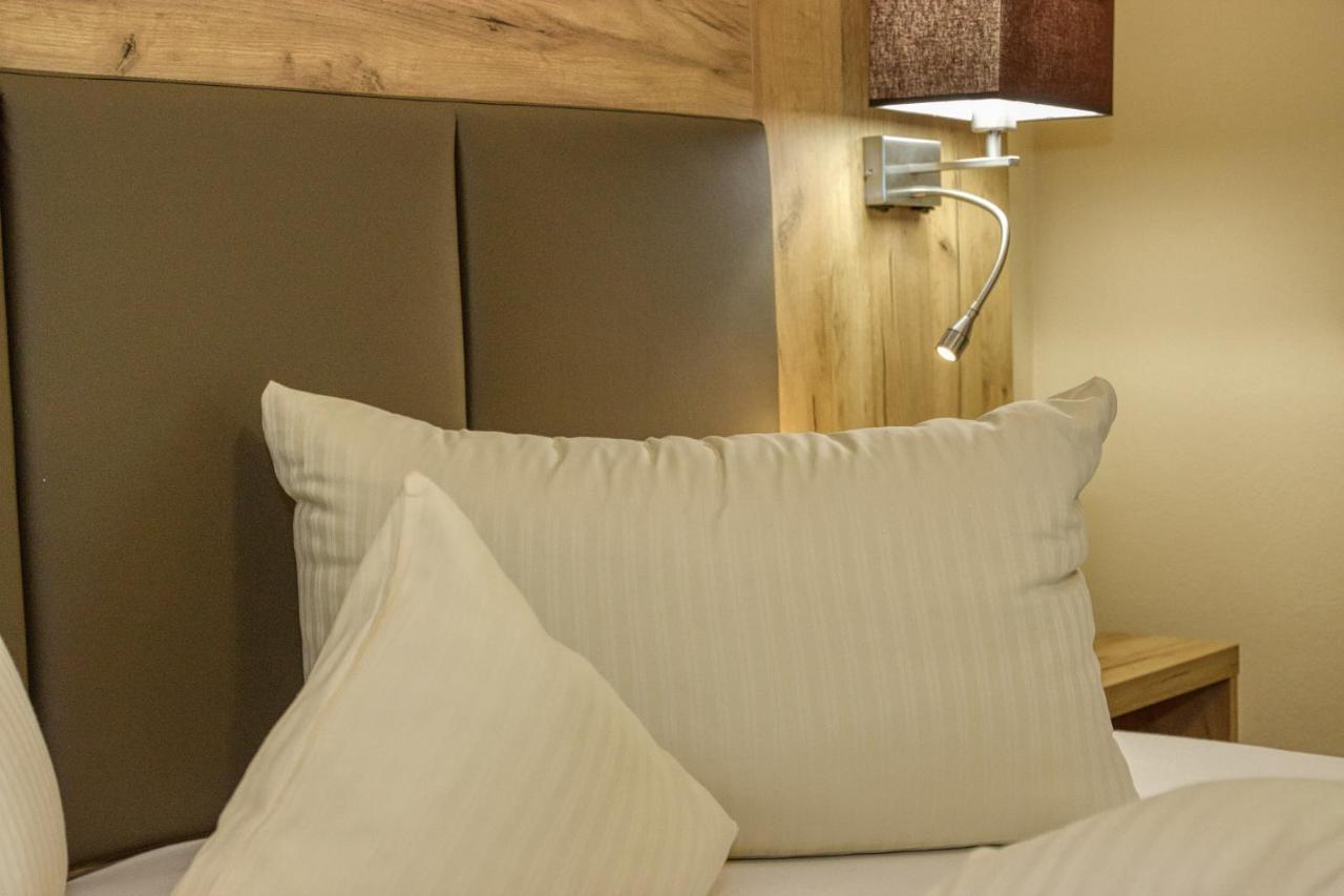 Wellnesshotel Deine Auszeit, Adults Only Achslach Esterno foto