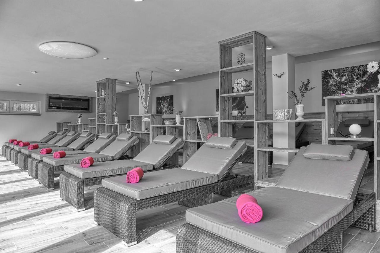 Wellnesshotel Deine Auszeit, Adults Only Achslach Esterno foto