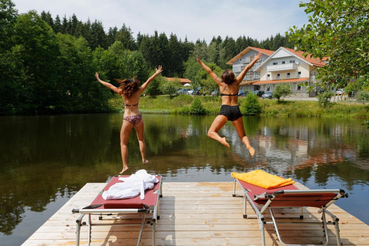 Wellnesshotel Deine Auszeit, Adults Only Achslach Esterno foto