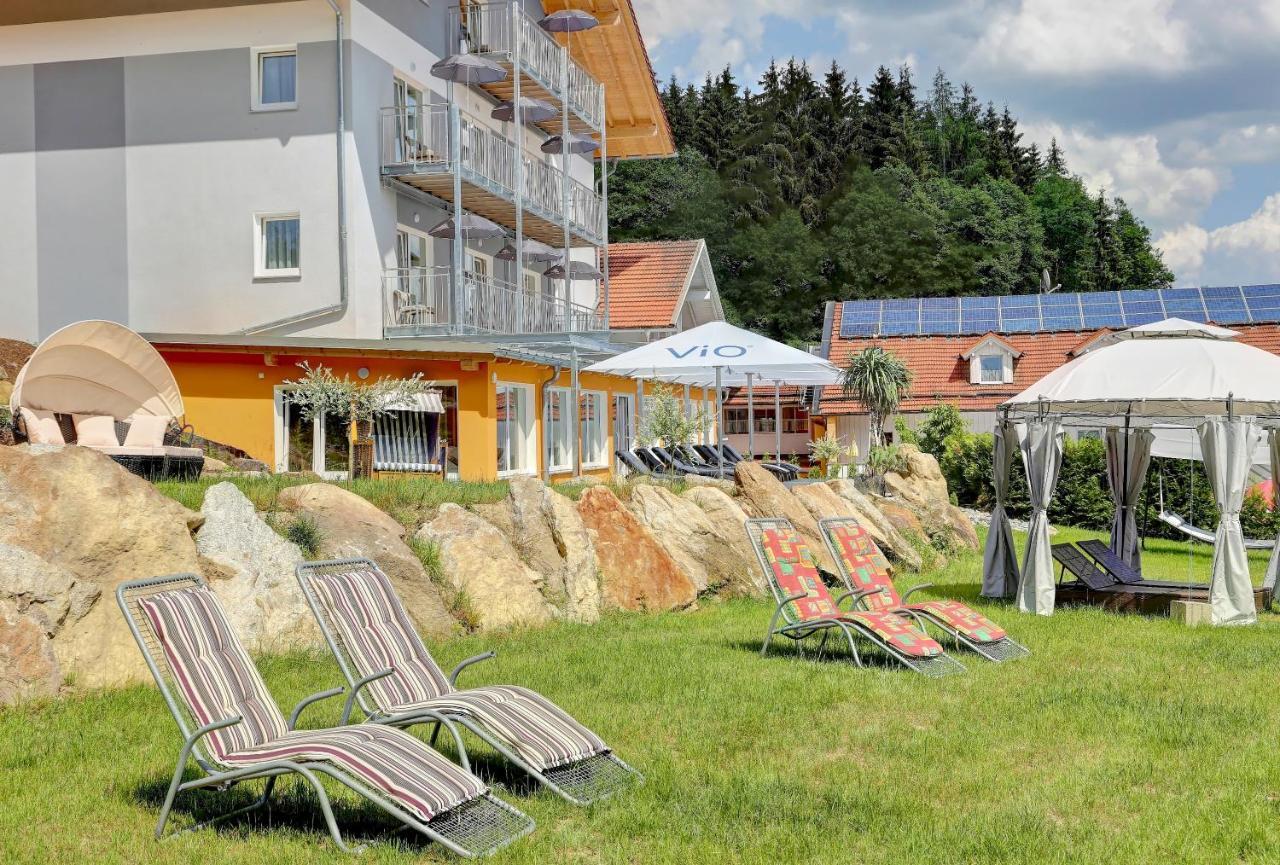 Wellnesshotel Deine Auszeit, Adults Only Achslach Esterno foto