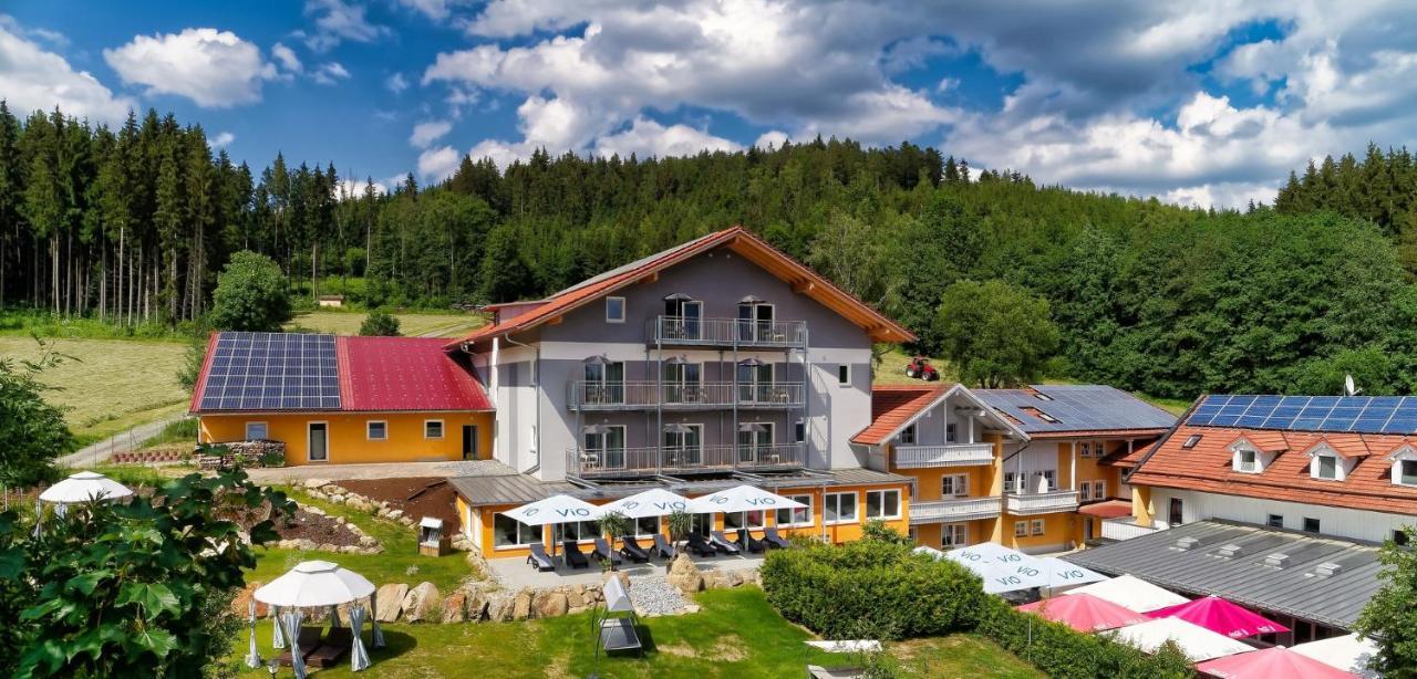 Wellnesshotel Deine Auszeit, Adults Only Achslach Esterno foto