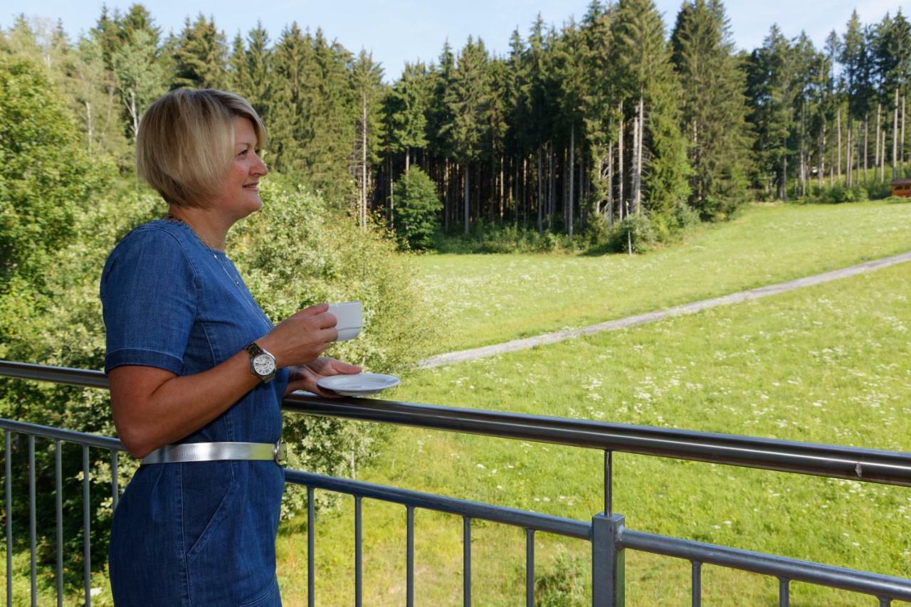 Wellnesshotel Deine Auszeit, Adults Only Achslach Esterno foto