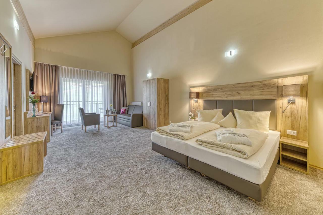 Wellnesshotel Deine Auszeit, Adults Only Achslach Esterno foto