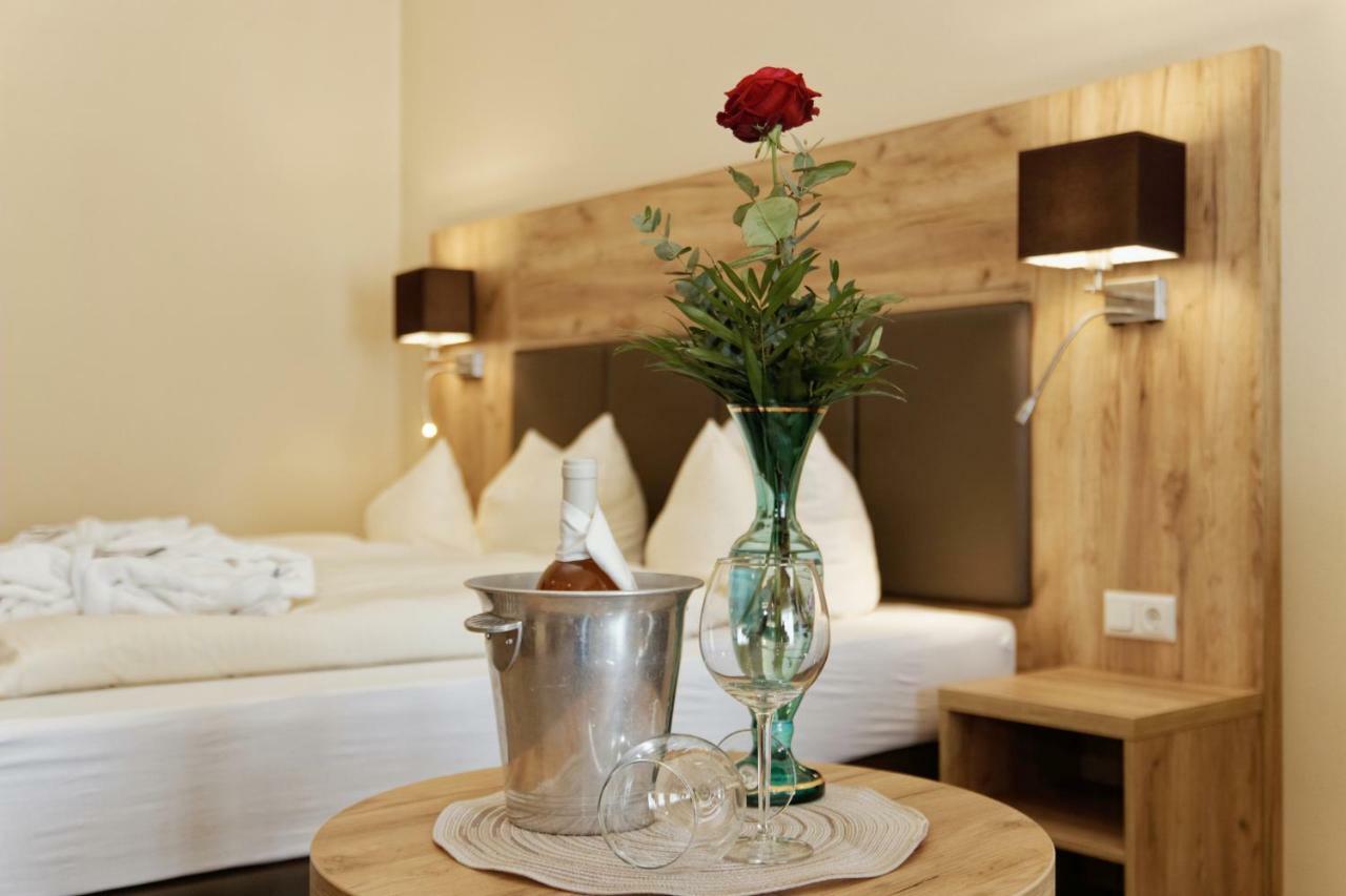 Wellnesshotel Deine Auszeit, Adults Only Achslach Esterno foto