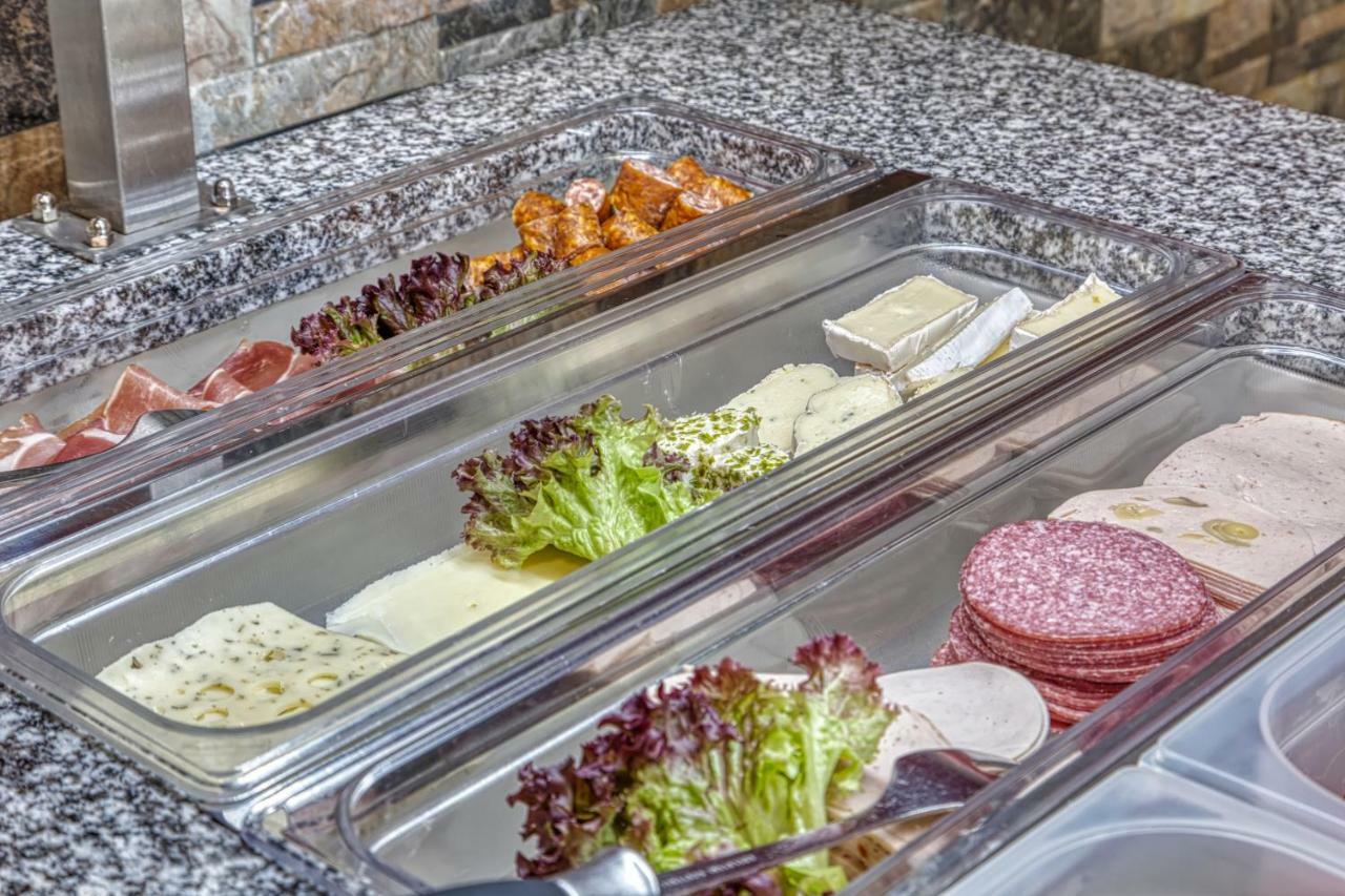 Wellnesshotel Deine Auszeit, Adults Only Achslach Esterno foto