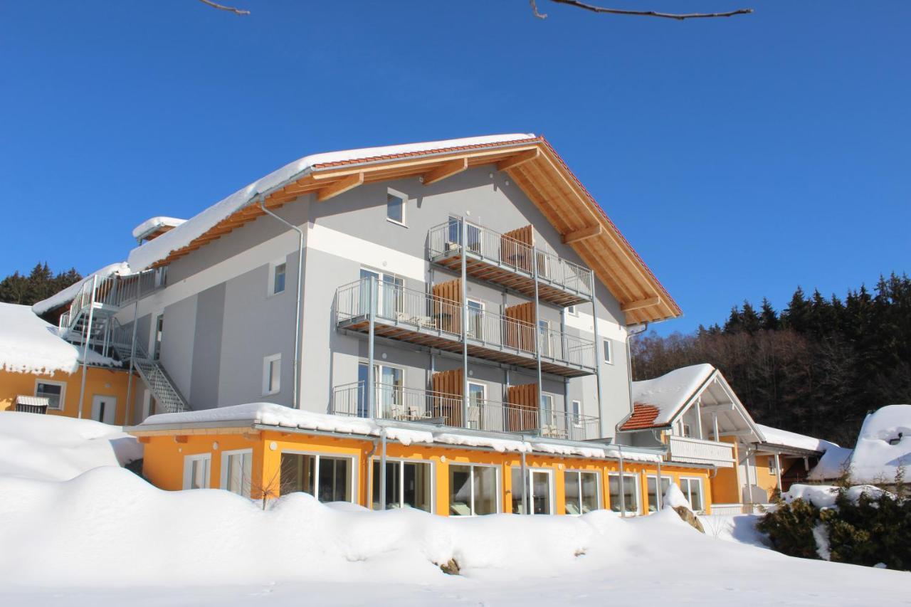 Wellnesshotel Deine Auszeit, Adults Only Achslach Esterno foto